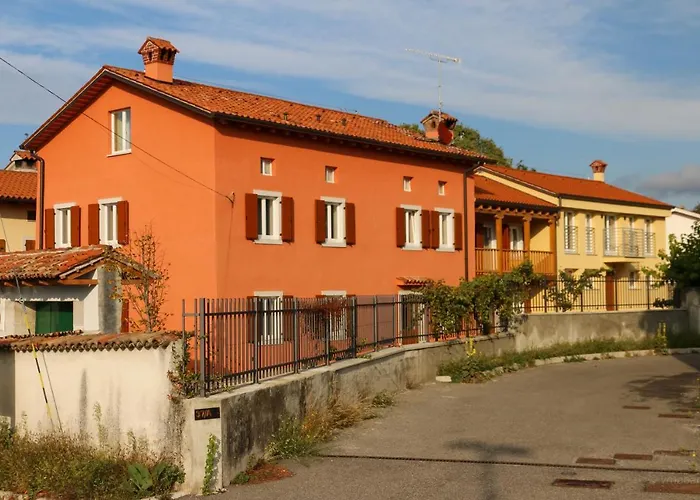Casa Lenka